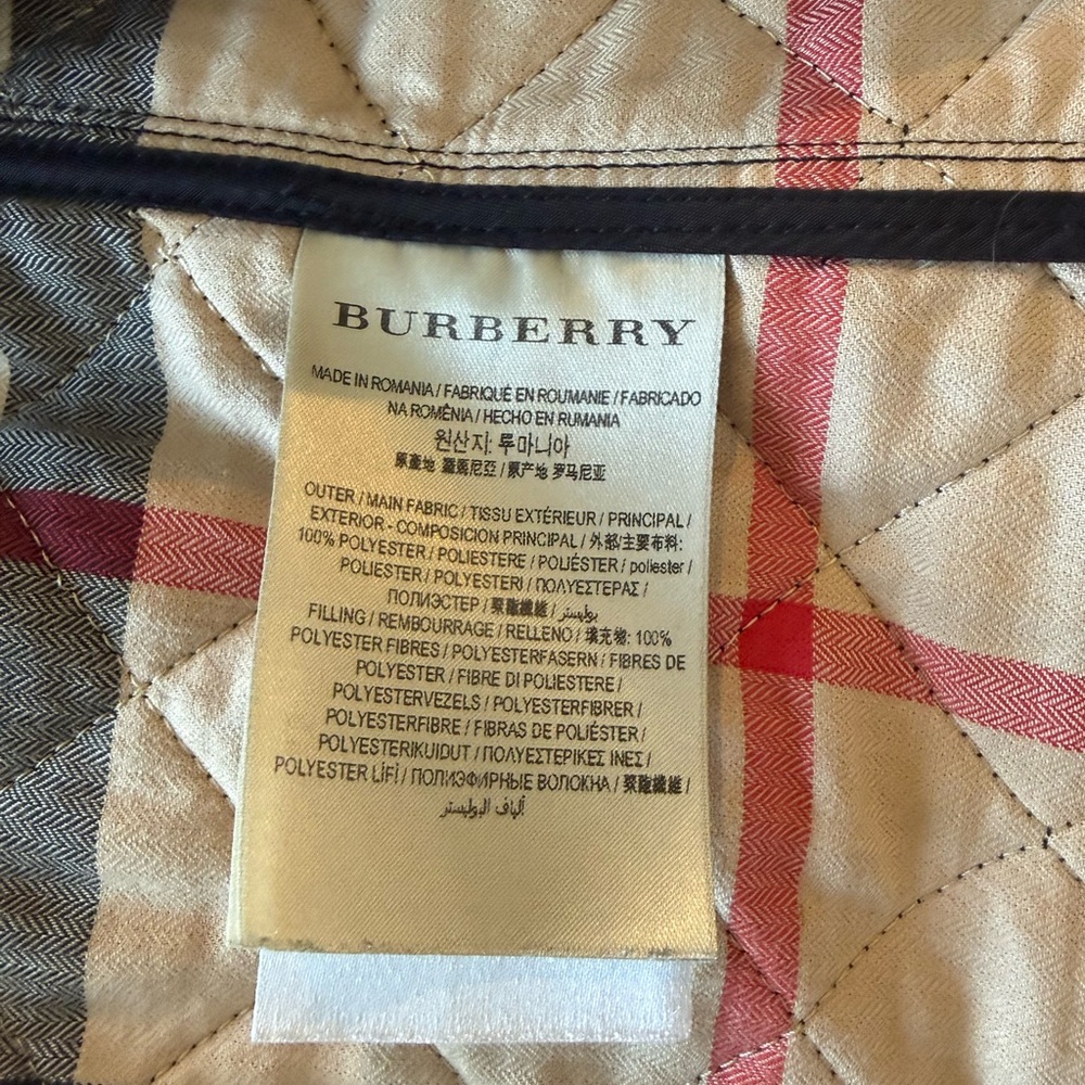 Burberry Quilted Black Jacket with Signature Check Trim - Picture 10 of 14